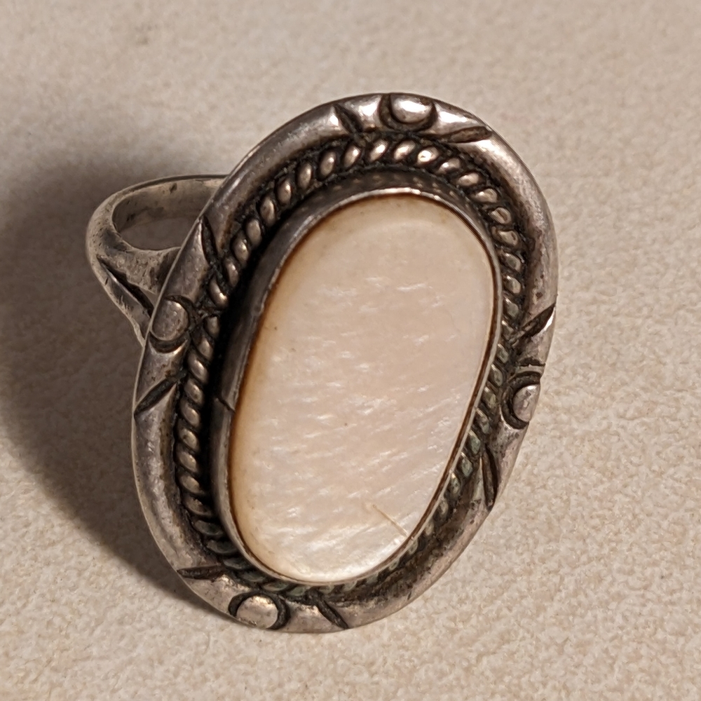 VTG SIGNED J-R-LAKE NAVAJO STERLING SILVER MOP RING SZ.8 - Picture 3 of 7